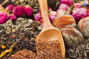 المصريون يلجؤون إلى الطب البديل في ظل الأزمة الاقتصادية