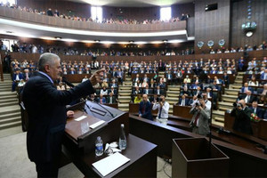 تقرير: الحزب الحاكم بتركيا يخطط للاستفتاء على تعديلات الدستور في غضون 3 أشهر