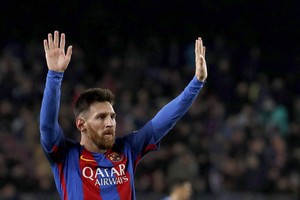 برشلونة يفكر في التخلي عن لاعبين لتجديد عقد ميسي