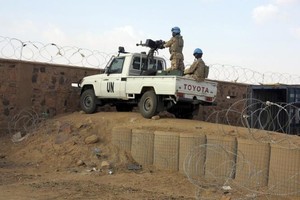 مقتل 47 شخصا في هجوم بسيارة مفخخة في معسكر للجيش في مالي