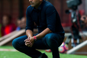 ابيلاردو فيرنانديز مدرب سبورتنغ خيخون الإسباني يستقيل من منصبه