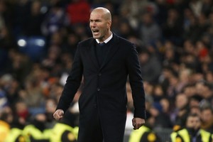 زيدان يعترف بان ريال مدريد يمر في 'فترة صعبة'