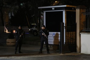 تلفزيون: إطلاق صاروخ قرب مركز الشرطة في اسطنبول