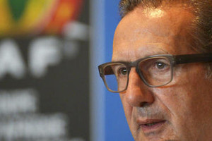 تقارير إخبارية تشير إلى اقتراب رحيل ليكنز عن تدريب المنتخب الجزائري