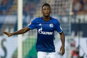 عبدالرحمن بابا مدافع شالكه قد يغيب حتى نهاية الموسم بسبب الإصابة