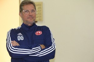 أوزفالدو دي اوليفيرا يرفع راية التحدي مع العربي القطري