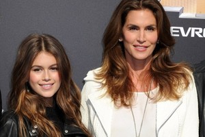 أوساط الموضة تتهافت على ابناء النجوم