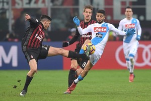 بالفيديو... نابولي يخطف وصافة الكالتشيو بثنائية في شباك ميلان