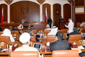 الصالح: ليس عيبا عدم وجود ضرائب على الاستثمارات في البحرين