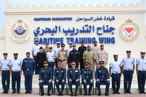 قائد خفر السواحل يفتتح دورة قادة الزوارق العاشرة