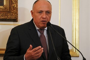 وزير الخارجية المصري يزور تونس غداً