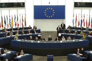 نائب ميركل يعلن تخليه عن الترشح لمنصب المستشار ويقترح رئيس البرلمان الأوروبي السابق لذلك