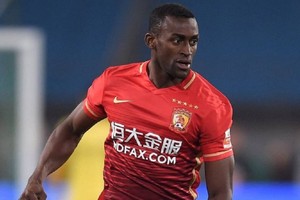 المهاجم الكولومبي جاكسون مارتينيز يقترب من الانضمام لليستر سيتي الإنجليزي