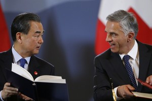 وزير الخارجية الصيني: نريد حواراً مع أميركا للتعامل مع الخلافات