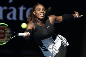 سيرينا تفوز وتواجه فينوس في نهائي بطولة استراليا للتنس