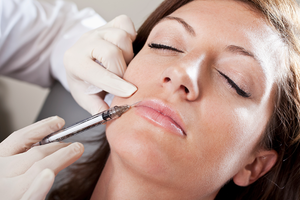 العلاجات غير الجراحية تدعم سوق الطب التجميلي