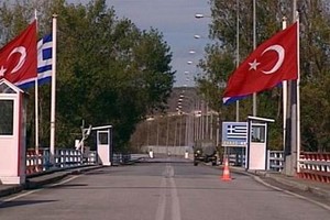 اليونان: استقلالية القضاء تحول دون تسليم الضباط الأتراك