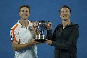 بطولة استراليا المفتوحة: لقب زوجي الرجال لكوتينن وبيرز