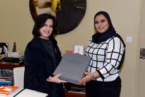 الشيخة مي تستقبل الكاتبة الصحافية الشروقي وتؤكد أهمية الإعلام في زيادة الوعي بالثقافة