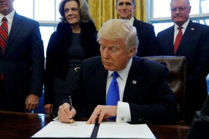 ترامب يعطي الجيش 30 يوماً لإعداد خطة جديدة لهزيمة 'داعش'