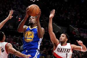 بالفيديو... واريورز يتغلب على غياب كوري ويهزم بليزرز بدوري السلة الأميركي