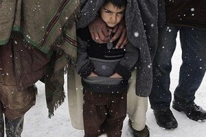 مقتل نحو 50 شخصاً بسبب الثلوج الكثيفة والبرد القارس شمالي أفغانستان