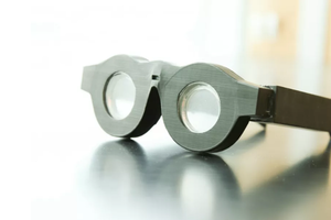 هذه النظارات الذكية مع عدساتها السائلة تركز فقط على الأشياء التي تنظر إليها