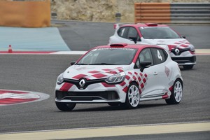 محبي فعاليات حلبة البحرين مع موعد جديد من 'تجارب القيادة المثيرة' السبت