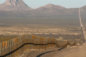 وزير أميركي: الجدار الحدودي مع المكسيك سينجز في عامين