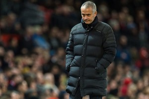 مورينهو: أتعرض لمعاملة مختلفة في الدوري الإنجليزي