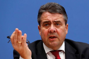 نائب رئس البرلمان الألماني يؤكد على استغلال الفرص لإجراء محادثات مع الإدارة الأميركية