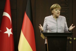 ميركل: مصير أوروبا بين يديها