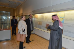 وزيرة شئون المرأة التونسية تزور متحف البحرين الوطني