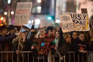 نحو ثلاثة آلاف يتظاهرون في نيويورك ضد ترامب بدعوة من مجتمع المثليين