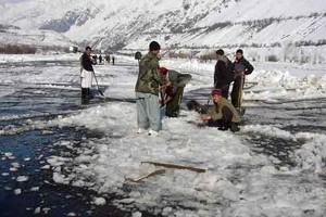 انهيار جليدي يودى بحياة 14 شخصا في شمال غرب باكستان