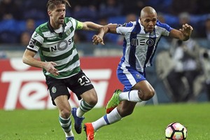 بالفيديو... بطولة البرتغال: بورتو يطيح بسبورتينغ لشبونة ويتصدر مؤقتا