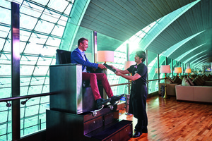 'طيران الإمارات' تفتح الصالات الخاصة أمام ركابها في مطار دبي الدولي