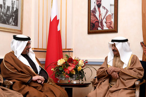 نائب الملك ورئيس الوزراء يؤكدان ضرورة محاصرة الإرهاب وتجفيف منابعه