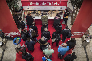 مهرجان برلين يزخر بأفلام السير والسياسة والنجوم