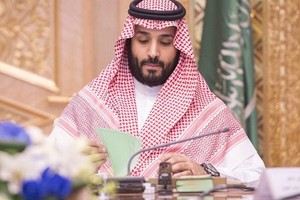 وزير الدفاع السعودي يستعرض مع نظيره الباكستاني العلاقات بين البلدين في مجال التعاون الدفاعي