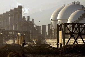 إيران تتفق مع عمان على تغيير مسار خط أنابيب غاز تفاديا لمروره بالإمارات