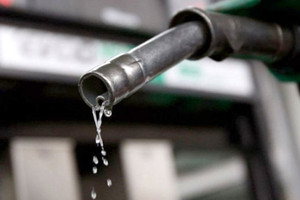 عُمان تدعم بعض فئات المجتمع في أسعار بيع الوقود... وتثبت سعر البنزين لهذا الشهر
