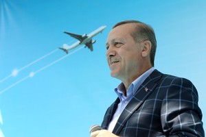 تركيا تقيل 4400 موظف آخرين بينهم معلمون ورجال شرطة أمس