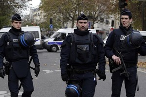 باريس تعلن احباط 'اعتداء وشيك' وتوقف اربعة بينهم قاصر