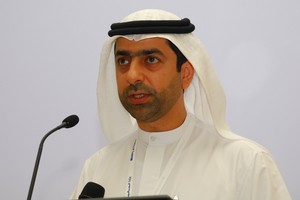 مسئول إماراتي: دول الخليج تريد تبني ضريبة القيمة المضافة في يناير 2018