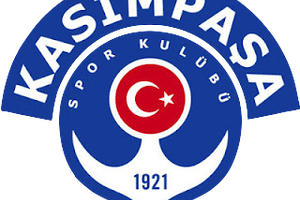 قاسم باشا يكتسح باشاك شهير ويحرمه من صدارة الدوري التركي