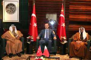 اجتماع رئيس الوزراء بالرئيس التركي بحضور ولي العهد: الاتفاق على ضرورة الدفع بالتعاون في آفاق جديدة