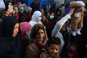 تقرير حقوقي يتهم باكستان بالضغط على اللاجئين الأفغان للعودة إلى ديارهم