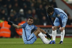 جيسوس يتعرض لكسر في مشط القدم