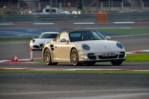 لا تفوت فعالية جديدة من 'الحلبة لك' للسيارات والدراجات النارية